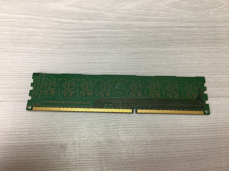 Оперативная память DIMM DDR3 4Gb 1600Mhz PC-12800 Micron MT8JTF51264AZ-1G6E1 односторонняя "!"