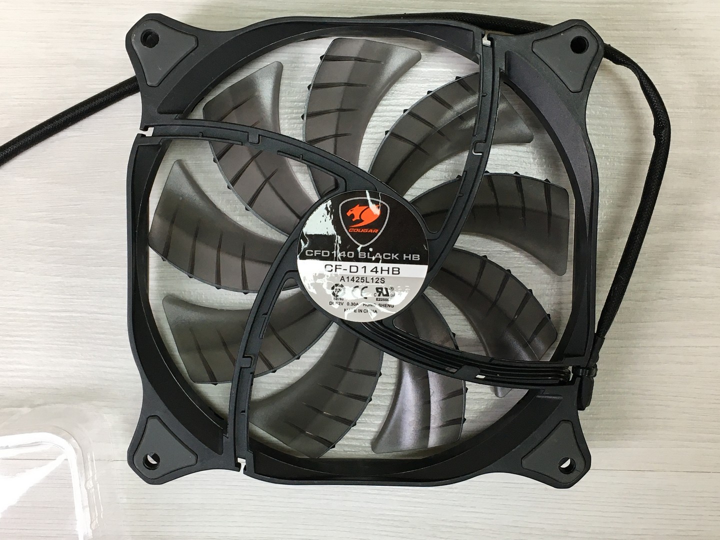 Вентилятор для корпуса COUGAR CFD140 BLACK HB CF-D14HB 1000RPM 140х140x25мм 3 pin