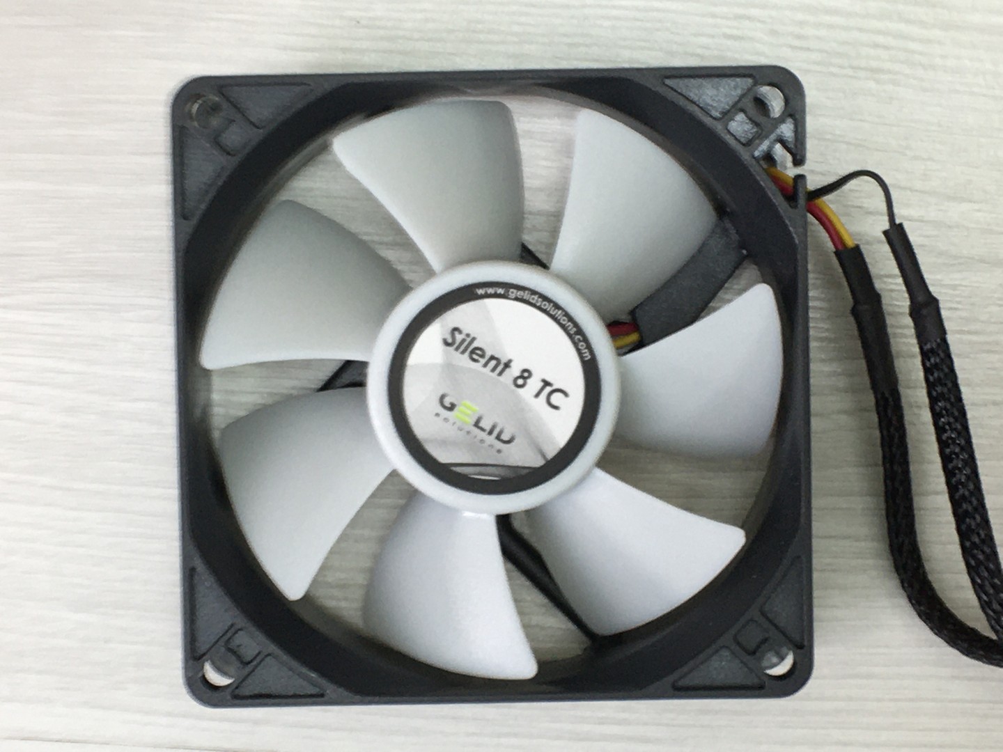 Вентилятор для корпуса GELID Case Fan Silent 8TC 900-2000RPM 80х80x25мм 3-pin
