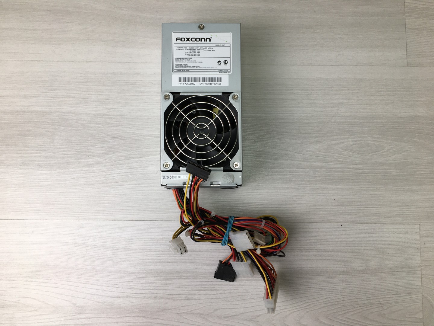 Блок питания 250W Foxconn FX-250T 24+4/2SATA/80fan TFX "!"