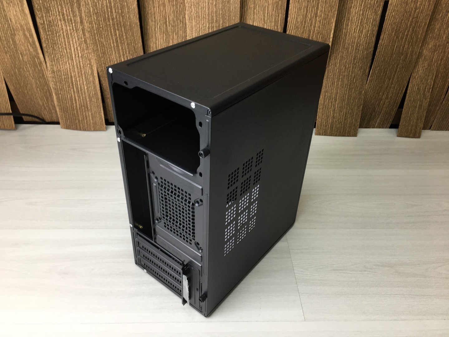 Корпус Accord ACC- 1603, без б/п, mATX black