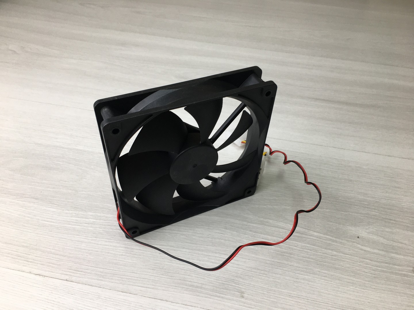 Вентилятор для корпуса DeTech DT-CF12025BK Molex 120x120x38mm "!"