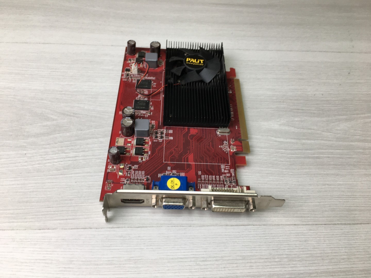Видеокарта 1Gb Radeon 4650 Palit PCI-E "!"