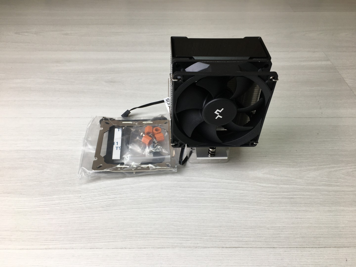 Кулер для процессора DEEPCOOL AG300 G2, INTEL/AMD <R-AG300-BKAMMG2>