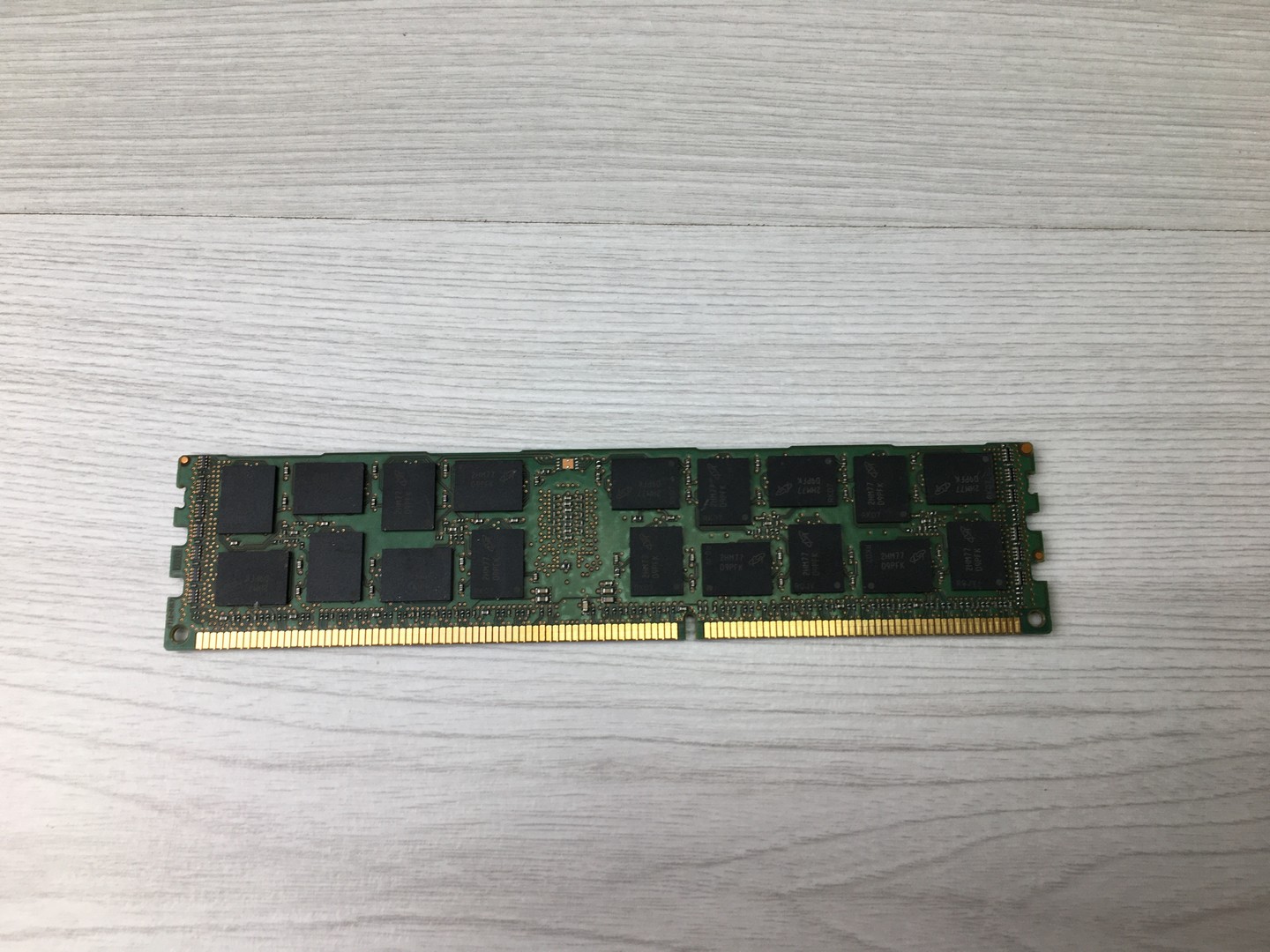 Оперативная память DIMM DDR3 8Gb 1333Mhz PC-10600 Micron MT36JSF1G72PZ Reg ECC СЕРВЕРНАЯ "!"