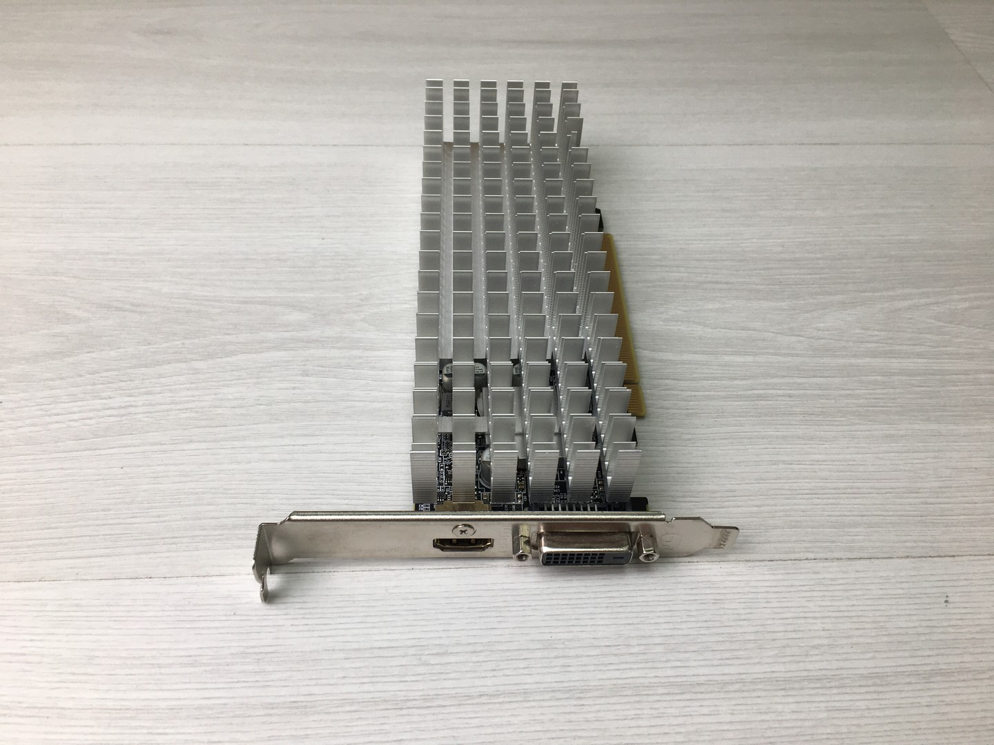 Видеокарта 2Gb GeForce 1030 GT, GIGABYTE GV-N1030SL-2GL, PCI-E "!"