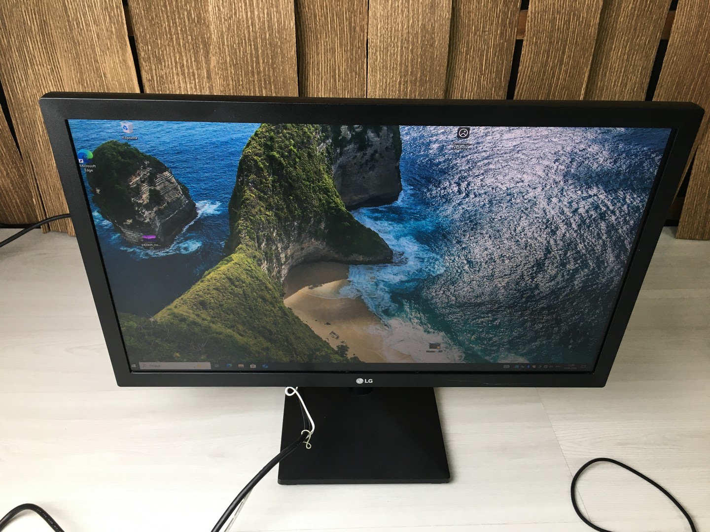 Монитор 21.5" LG 22MK430H, HDMI, наушники, VGA "!"