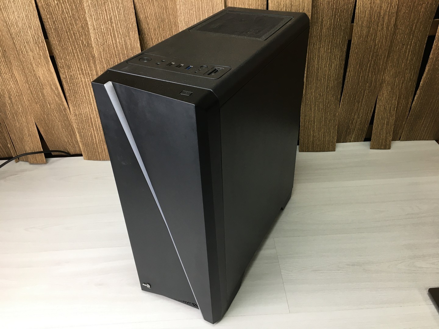 Корпус ATX без блока питания AeroCool Cylon черный "!"
