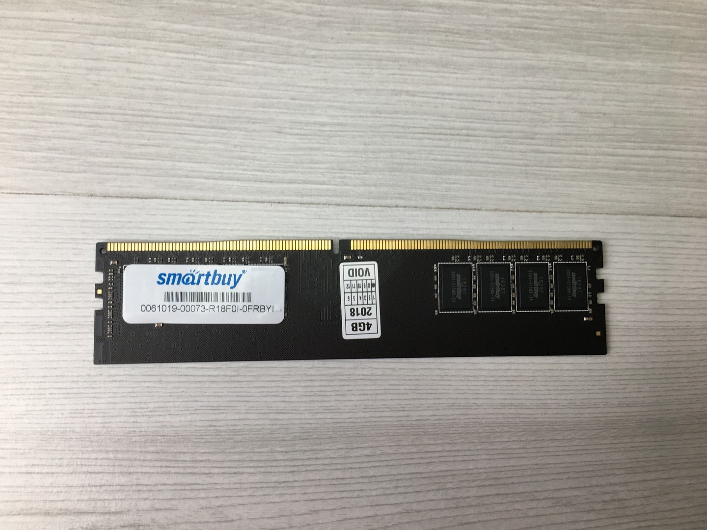 Оперативная память DIMM DDR4 4Gb 2400Mhz PC-19200 Smartbuy "!"