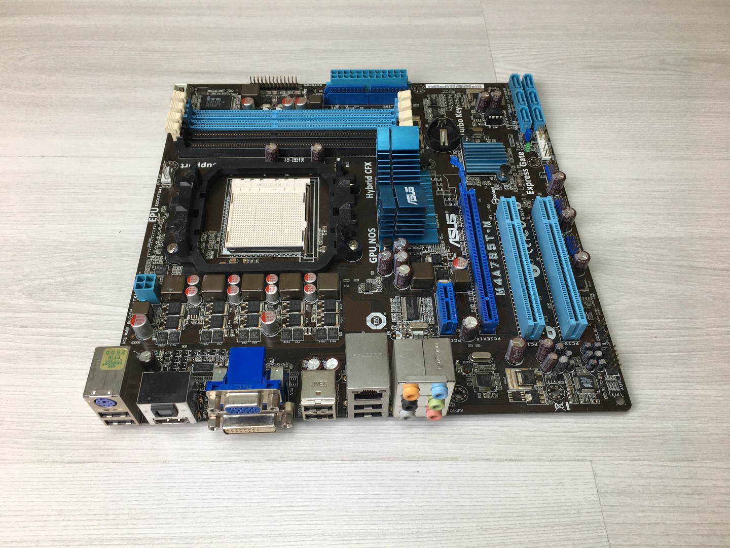 Материнская плата S-AM3 ASUS M4A785T-M REV. 1.02G 785G/PCI-E/4xDDR3/VGA/DVI-D/HDMI/Sb/mATX "!"