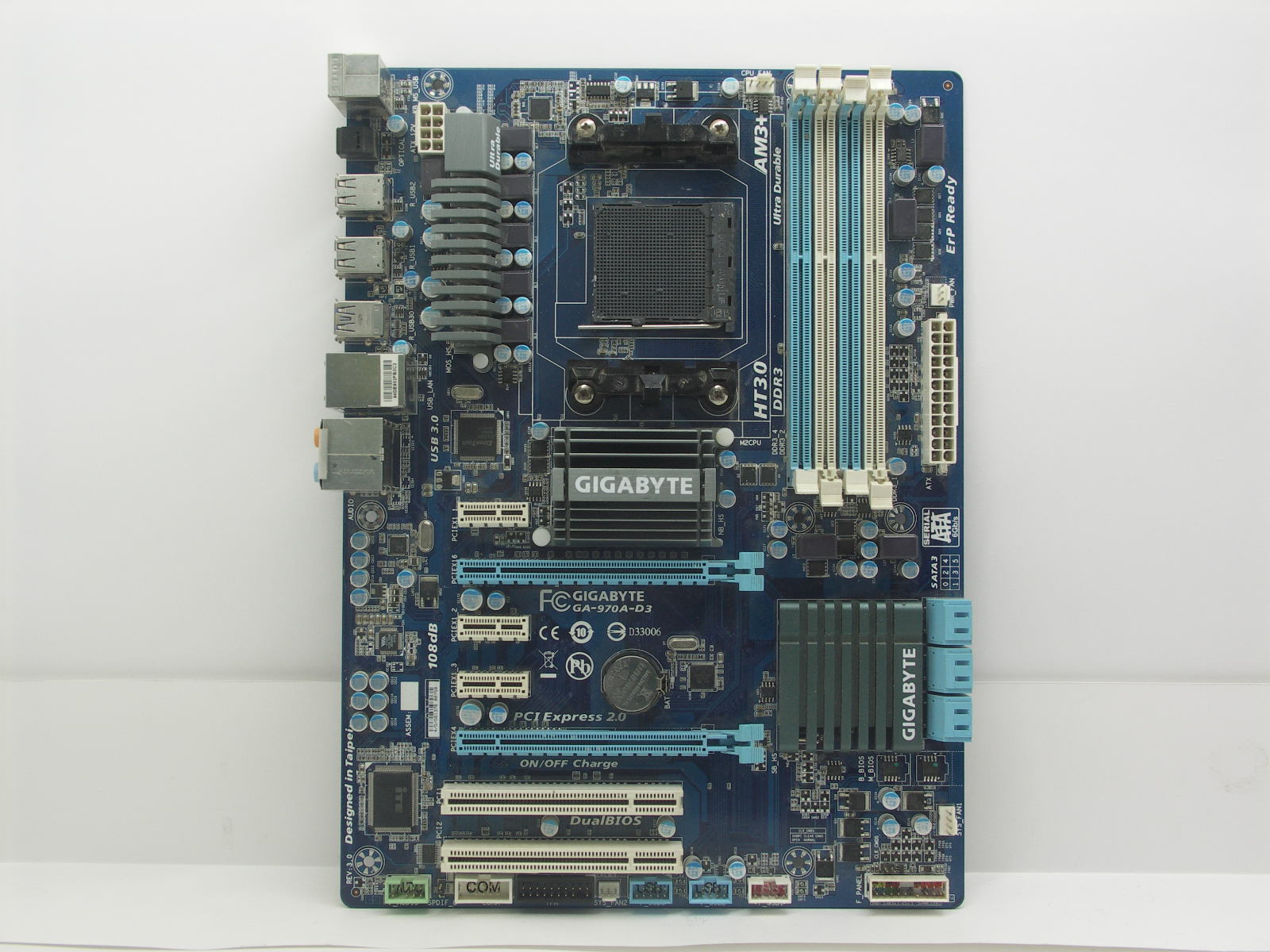 Материнская плата S-AM3+ Gigabyte GA-970A-D3, AMD970/4xDDR3/SATA/Sb/Lan/ATX, без планки "!"